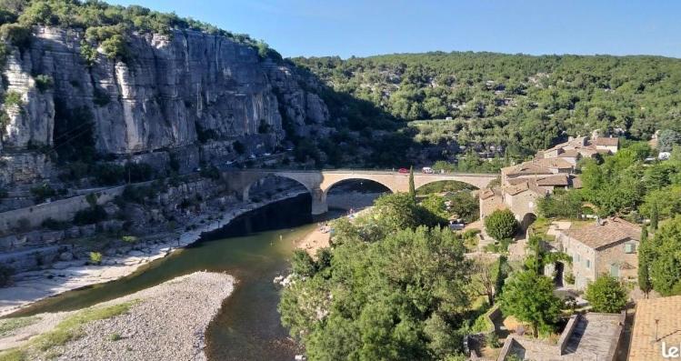 Gite « Les Rives De L'Ardeche » Ucel Exteriör bild